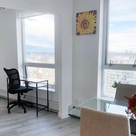 밴쿠버 Downtown 3Br/2Ba+Views+Skytrain+Free Parking 아파트 외부 사진