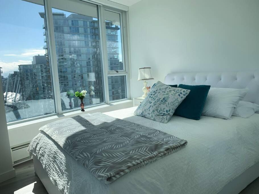 밴쿠버 Downtown 3Br/2Ba+Views+Skytrain+Free Parking 아파트 외부 사진