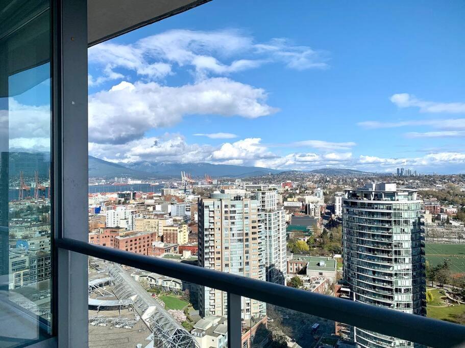 밴쿠버 Downtown 3Br/2Ba+Views+Skytrain+Free Parking 아파트 외부 사진