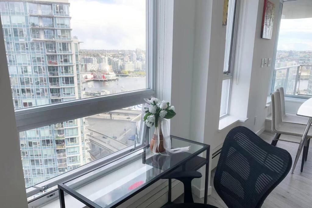 밴쿠버 Downtown 3Br/2Ba+Views+Skytrain+Free Parking 아파트 외부 사진