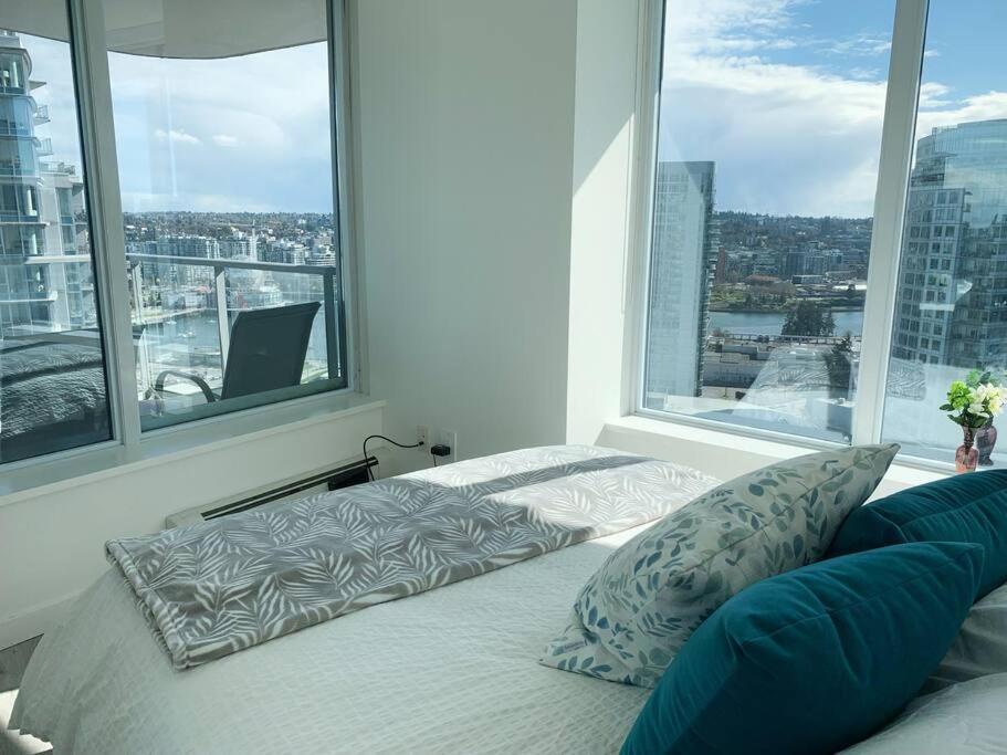 밴쿠버 Downtown 3Br/2Ba+Views+Skytrain+Free Parking 아파트 외부 사진