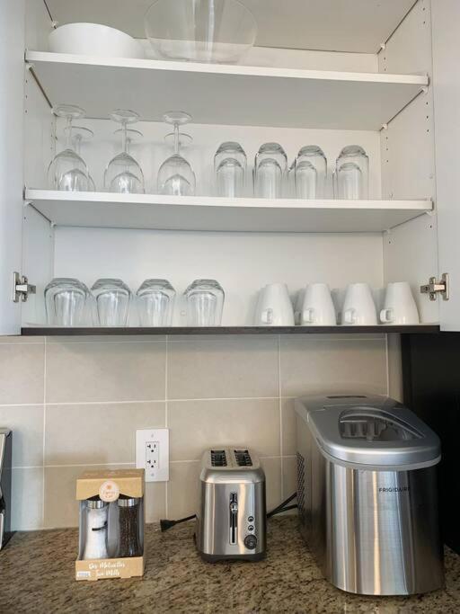 밴쿠버 Downtown 3Br/2Ba+Views+Skytrain+Free Parking 아파트 외부 사진